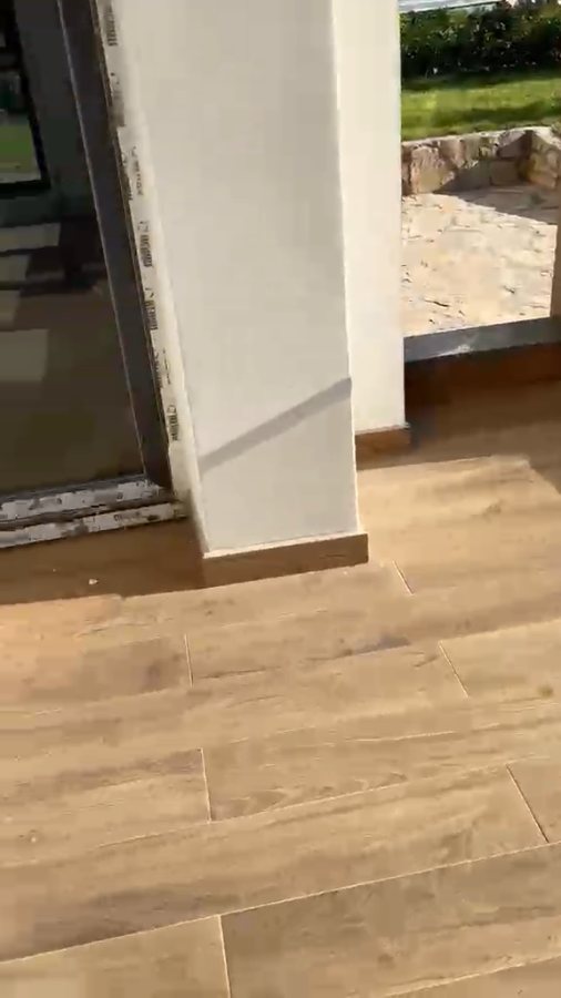 Balkon eşiği — yeni teslim alandan kare